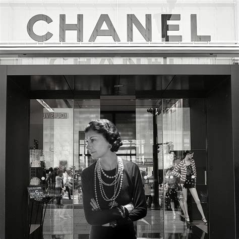 socio and economic factors that influenced coco chanel|when was Coco Chanel founded.